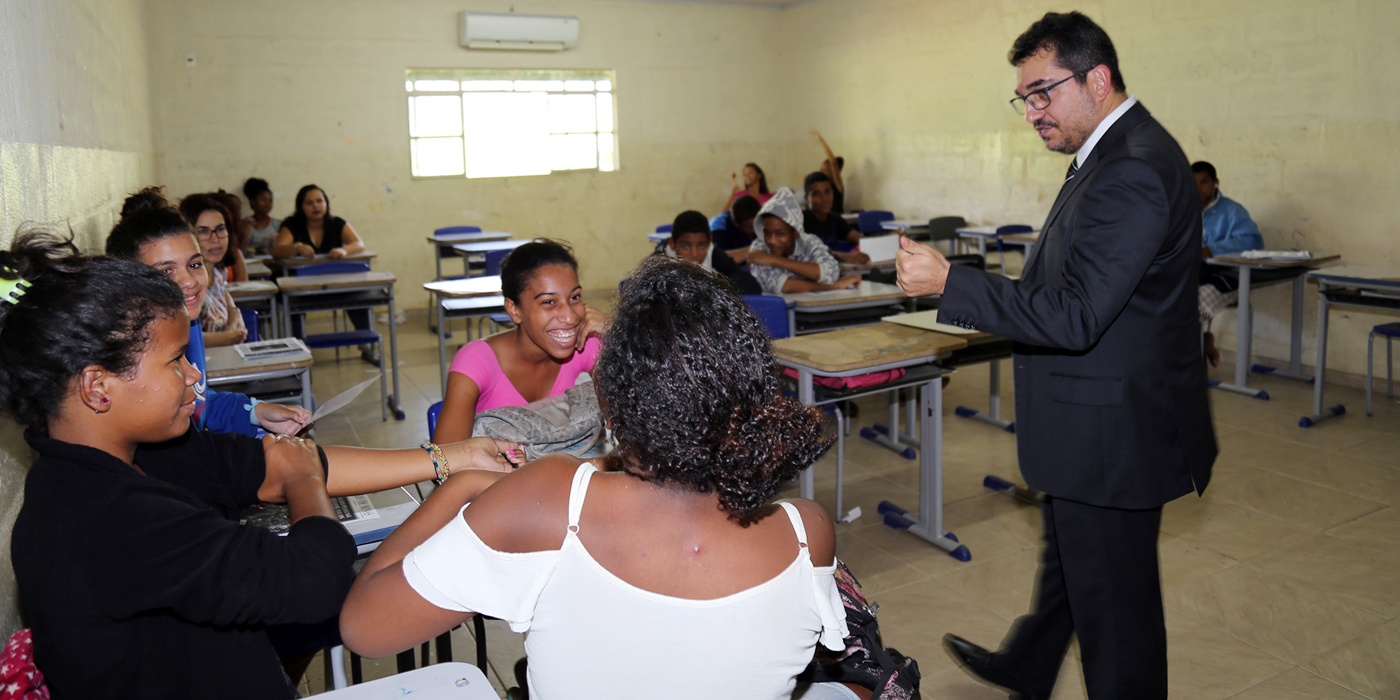 A escola Zumbi dos Palmares foi primeira de Minas a receber o Projeto Conhecer  (Foto: Thiago Rios)